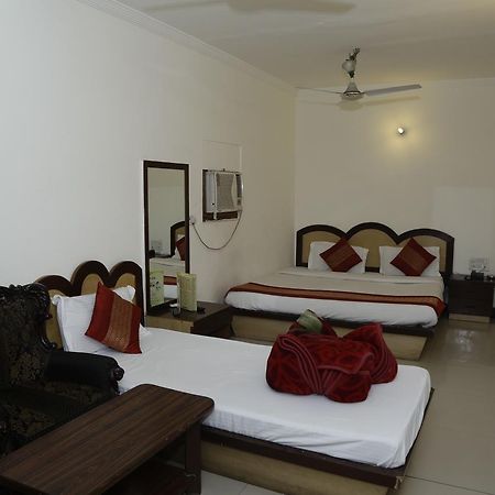 Hotel Vishal Нью-Дели Экстерьер фото